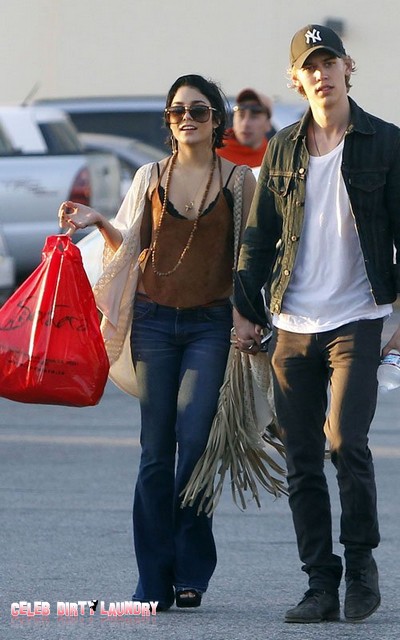 Vanessa Hudgens Takes A Stroll With New BF Austin Butler