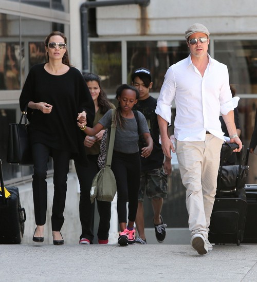 Angelina Jolie and Brad Pitt Both To Star In 'Cleopatra' With All Of Their Children - Report