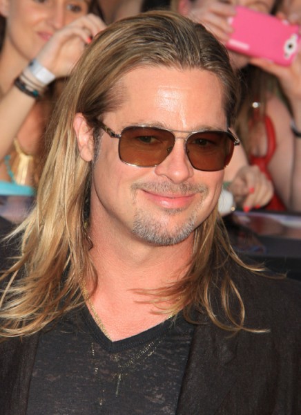 Brad Pitt's 20 Pound Weight Gain Explained - Stress Eating Or Fillers?  0628