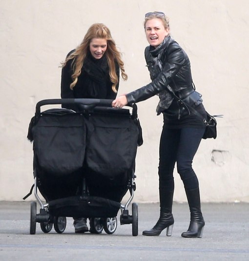 Anna Paquin Does Some Solo Shopping With One Of Her Twins (Photos)