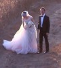 Anne Hathaway and Adam Shulman Tie the Knot with Private Wedding Ceremony (Photos)