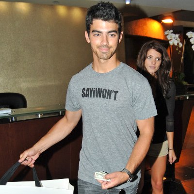 Joe Jonas Jealous Of Ashley Greene & Jackson Rathbone?