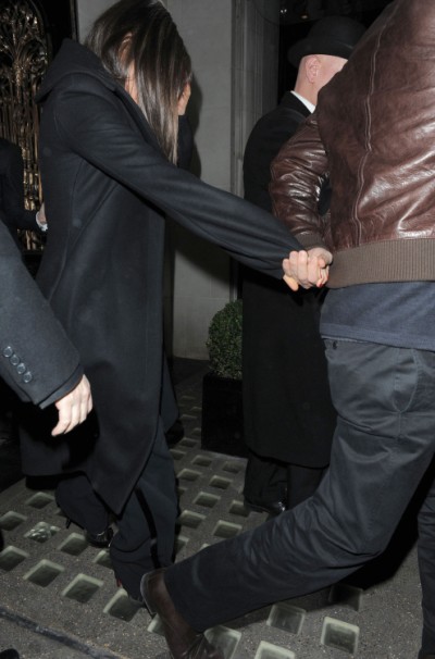 Mila Kunis Reunites With Ashton Kutcher Even Though He Might Have Too Much Baggage For Her 0315