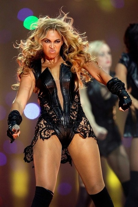 Beyonce Boob Slip: Breasts Exposed at Super Bowl Party - Wardrobe  Malfunction? (PHOTOS)