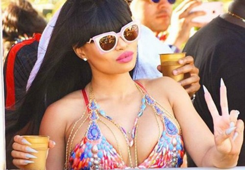 Blac Chyna and Rob Kardashian Engaged: Chyna Spotted Rocking New Engagement Ring, Rubbing Future Wedding In Kardashians’ Faces?