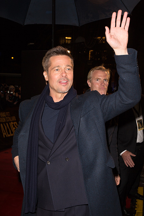 Brad Pitt’s New Bachelor Life Breaks All Of Angelina Jolie’s Ground Rules: Meets Up With Female Friends Angie Blacklisted!