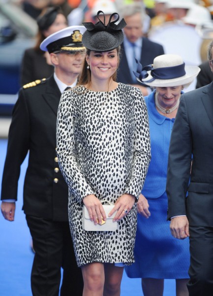 Kate Middleton Wardrobe Malfunction Highlights Last Public Engagement (PHOTOS) 0613