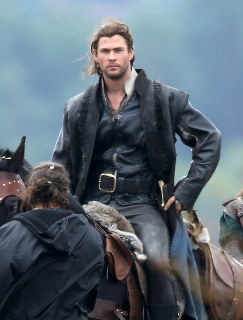 Liam Hemsworth Despises Chris Hemsworth: 'Hunger Games' Star Jealous Of Bro’s Red-Hot Hollywood Career