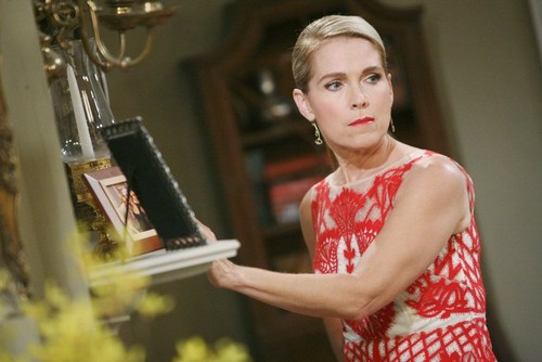 'Days of Our Lives' Spoilers: Serena Grabs Diamonds - Jennifer Questions Eve – Can Brady Save Theresa From Clint and Kristen?