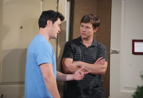 “Days of Our Lives” spoilers for Thursday, July 30, reveal that Derrick (Spencer Neville) will receive a helping hand from Will (Guy Wilson).