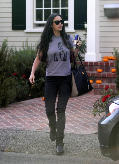 Cougar Demi Moore Vacations With Rich New Boy Toy Vito Schnabel!