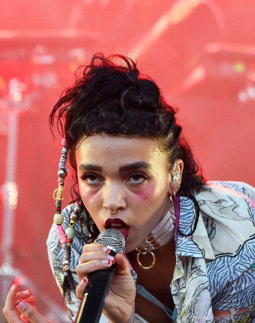 FKA Twigs Insults Taylor Swift: Says She's Superior With Better Fans - Won't Be Friends With T-Swift!