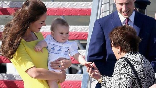 Prince George, Kate Middleton and Prince William NEW PICS in Australia (PHOTOS)