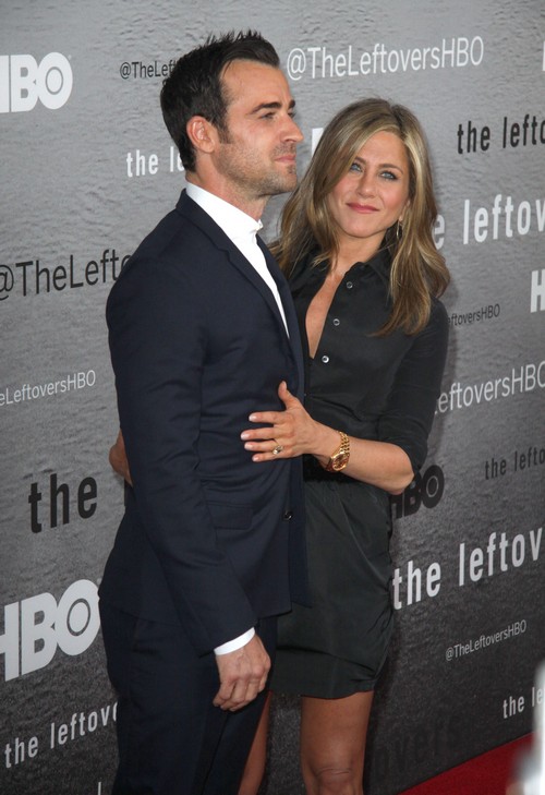 Jennifer Aniston Clings Desperately to Justin Theroux at Red Carpet Appearance - Justin Can't Stand Jen (PHOTOS)