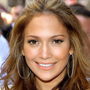 Jennifer Lopez Shows Off Her Legs For Venus Razors Ad Jennifer Lopez Shows Off Her Legs For Venus Razors Ad