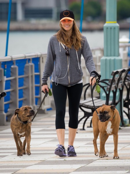 Jessica Biel Pregnant, Asking Stylist For Bigger Clothes To Hide Her Bump 0628