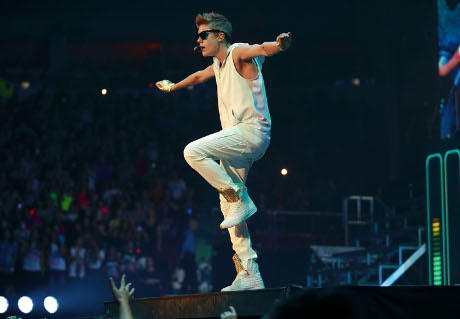 Justin Bieber Shunned By Grammy Nominations: Manager Scooter Braun is Furious!