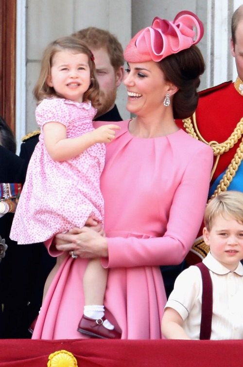 Kate Middleton Amused: Queen Elizabeth Taking Style Tips From The Duchess?