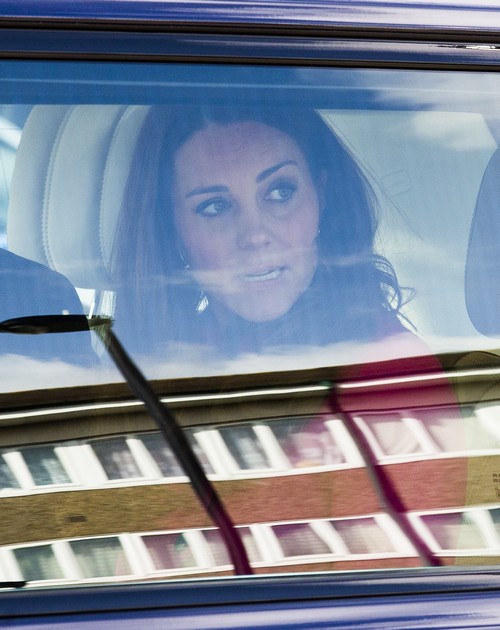 Kate Middleton Labor Due Date Update: Police and Sniffer Dogs Spotted Outside St. Mary’s Hospital - Princess On The Way?