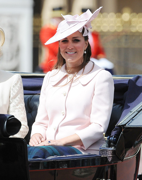 Kate Middleton Gets Emergency Escort To London: Royal Baby Finally On The Way?