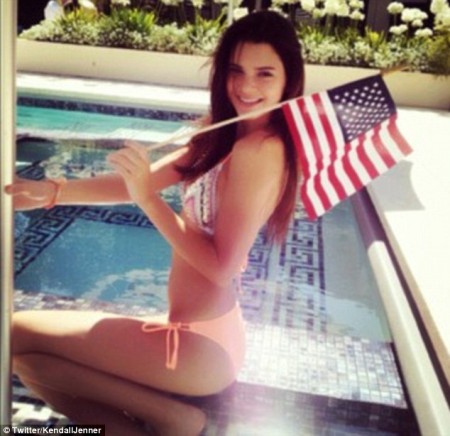 Did 4th Of July Just Replace Halloween As Sluttiest Holiday For Famewhores? (Photos) 0705