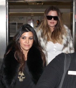 Khloe Kardashian Nude Topless Vine Video: Watch Her Show Off Naked