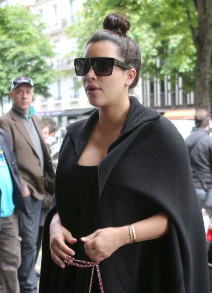 Kim Kardashian Selfish For Taking Baby On Kanye West Tour, Slams Kourtney Kardashian 0523