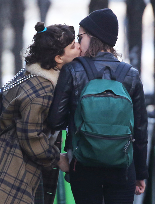 Kristen Stewart Dating French Singer SoKo: Relationship Heats Up - Spotted Kissing In Streets Of Paris! (PICS)
