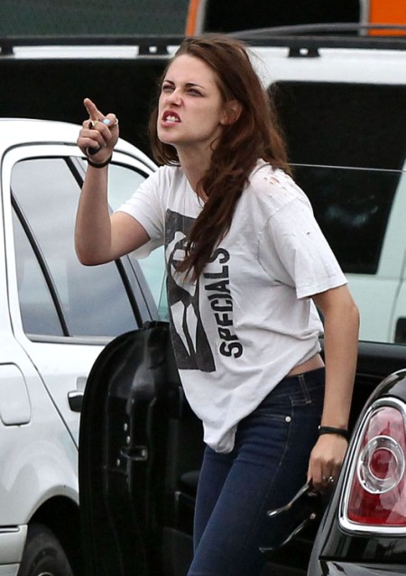 Kristen Stewart Makes Her Move On Patrick Schwarzenegger - Robert Pattinson Laughs At Trampire On The Prowl! Kristen Stewart Makes Her Move On Patrick Schwarzenegger - Robert Pattinson Laughs At Trampire On The Prowl!