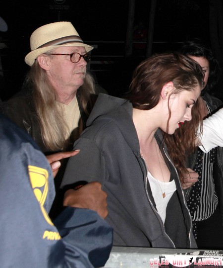 Kristen Stewart Date With Dad - Dumps Robert Pattinson (Photos)