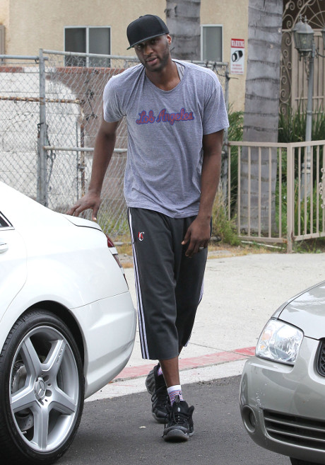 Lamar Odom Spotted At Sushi Restaurant For Quick Lunch: On Way To Rehab?