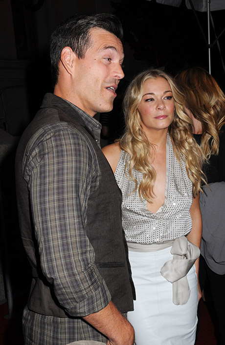 LeAnn Rimes Pregnant Baby Drama: Wants To Conceive A Child With Eddie Cibrian - He Says Get A Dog Instead!