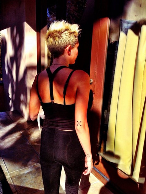 Miley Cyrus New Kat Von D Tattoo: Desperate To Stay Relevant (Photos)