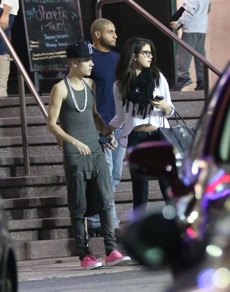 Selena Gomez and Justin Bieber Had NO Restaurant Fight - They Got Take Out and Had a Sleepover!  