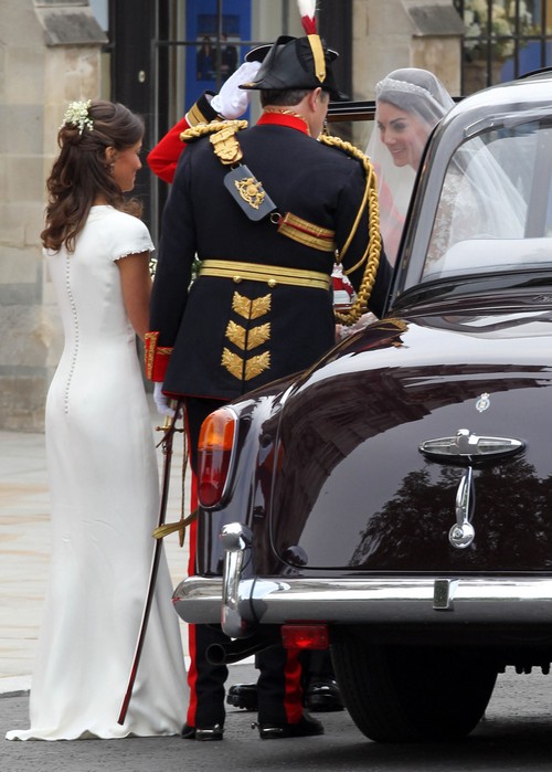 Pippa Middleton Wore a False Bottom Fake Butt During Royal Wedding - Stephane Bern (PHOTOS)
