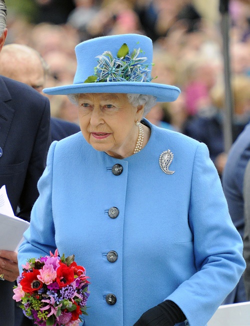 Princess Eugenie Fights Queen Elizabeth's Snub By Announcing Art Auction
