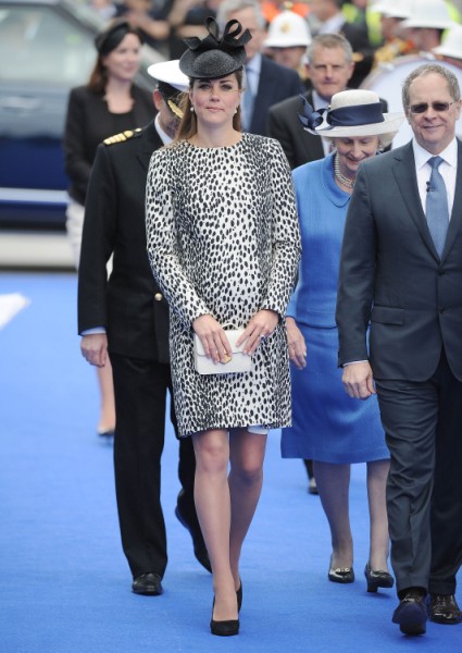Kate Middleton Wardrobe Malfunction Highlights Last Public Engagement (PHOTOS) 0613