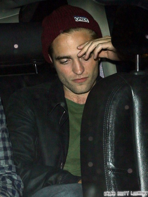 Robert Pattinson Hates Twilight, Makes Fun Of His Fans