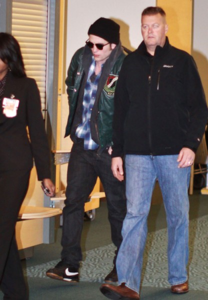 Robert Pattinson Spends Another Night With Katy Perry, Still Just Friends? 0610