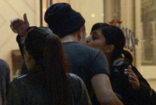 Robert Pattinson Kisses Mystery Woman In Toronto While Out With Friends