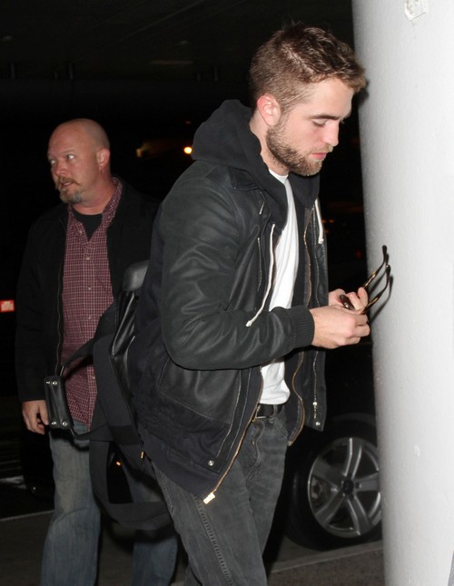 Kristen Stewart Cheating and Partying After Robert Pattinson Flys To London?