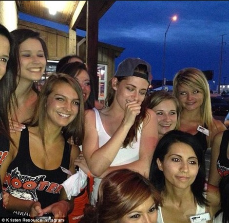 Robert Pattinson Partying With Mystery Women, Falling Apart Without Kristen Stewart 0627