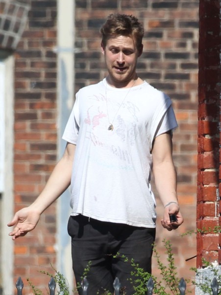 Ryan Gosling And Eve Mendes Split Up? Actress Spends Holiday Surrounded By Other Men 0709