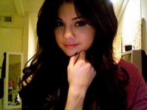 Selena Gomez releases statement on Demi Lovato Selena Gomez releases statement on Demi Lovato