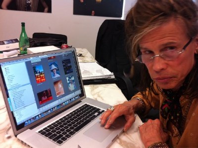 Steven Tyler To Tweet Nude Aerosmith Band Photos?