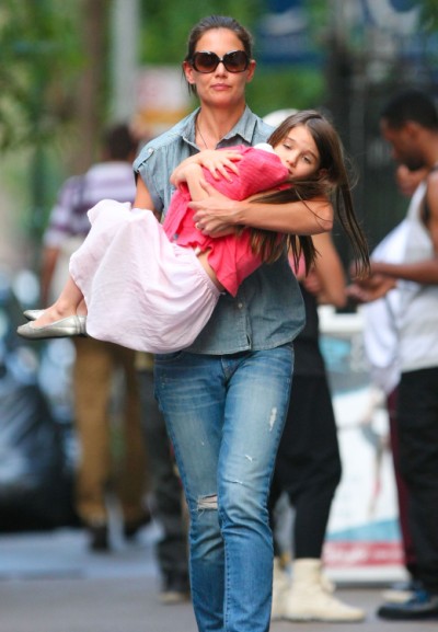 Katie Holmes Divorcing Tom Cruise To Get Suri Out Of Scientology 0629