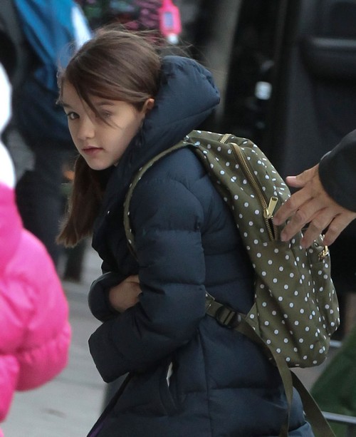 Suri Cruise Has Her Own Lawyer, Stylist, And "Team" (PHOTOS)