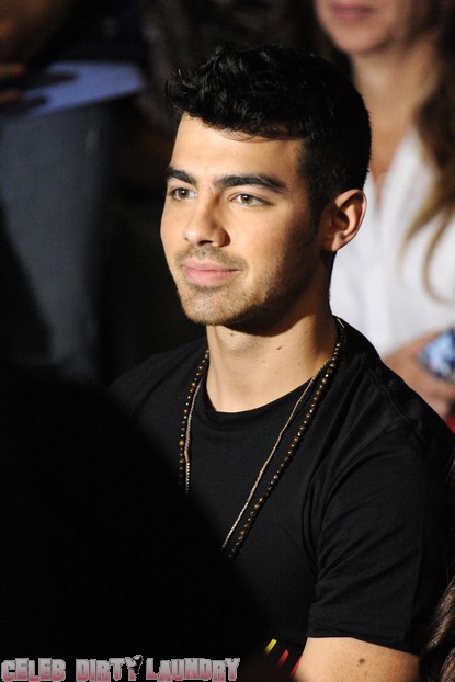 Joe Jonas Denies Hooking Up With Ashley Greene Again