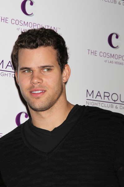 Kris Humphries Not Suing Kim Kardashian, He Still Loves Her!